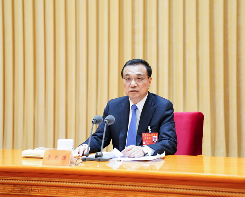 12月16日至18日，中央經(jīng)濟(jì)工作會(huì)議在北京舉行。中共中央政治局常委、國務(wù)院總理李克強(qiáng)出席會(huì)議并講話。新華社記者 燕雁 攝